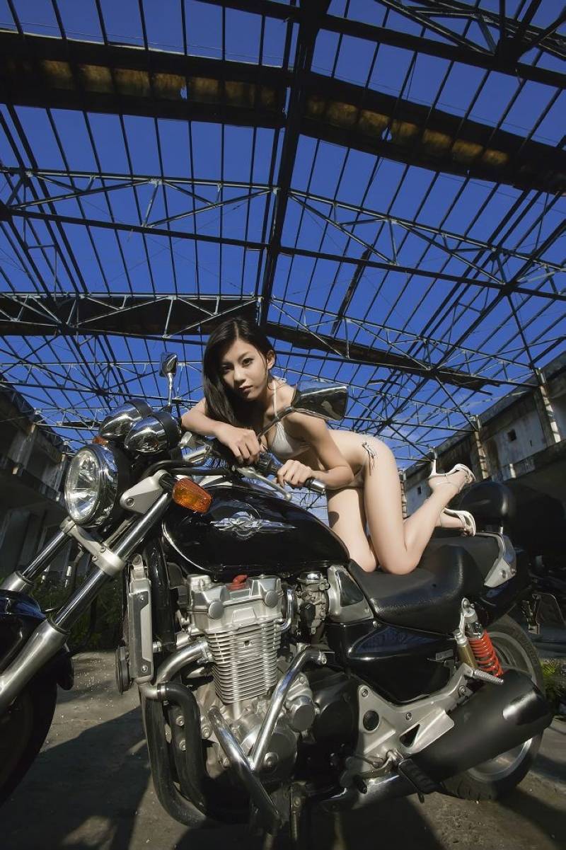 重机车比尼写真美女  [凱渥@ Lina]